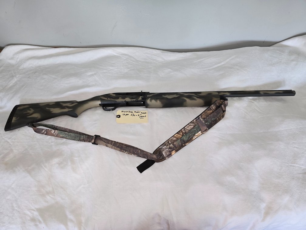 Mossberg model 9200, 12 ga. 