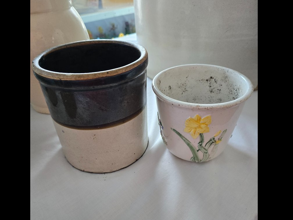 Sm 5.5 crock with a ceramic planter