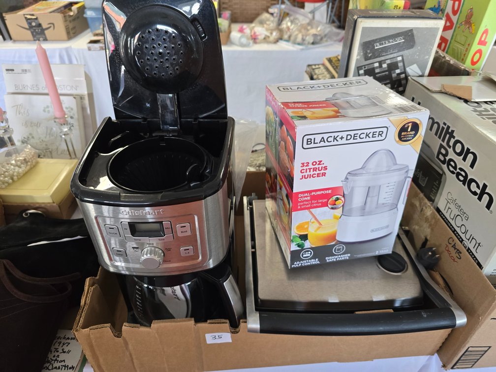 Cuisinart coffee, maker and black and decker juicer