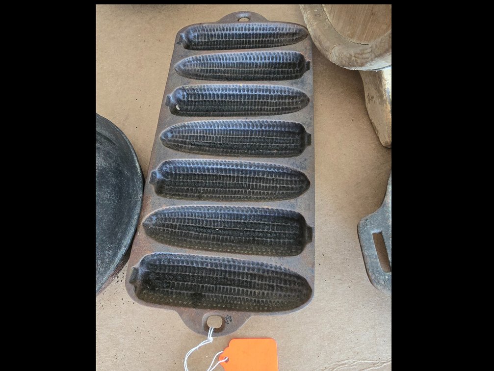 Cast iron corn pone cooker USA