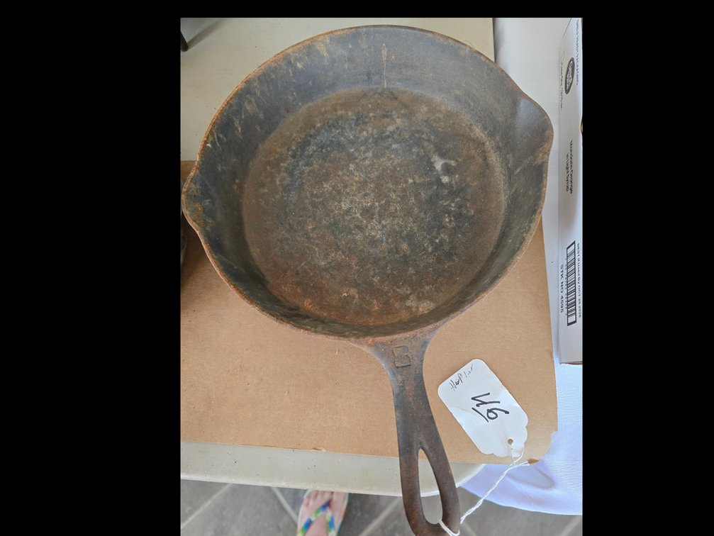 GRISWOLD #8 CAST IRON SKILLET