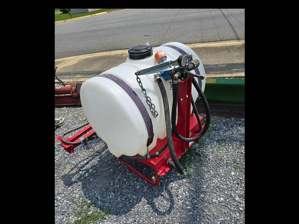 Mounted sprayer, extended arms, 3 pt hook up, like new