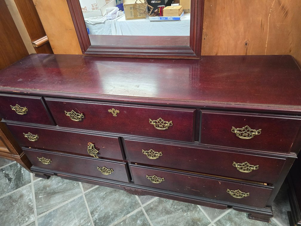 7 drawer dresser  with mirror