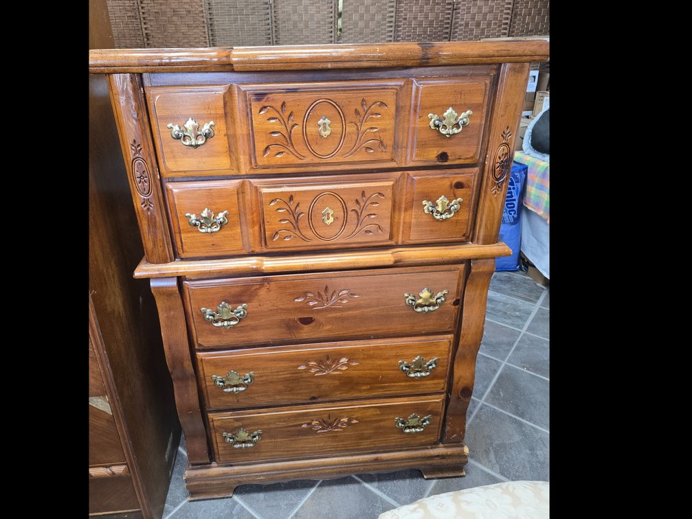 5 drawer dresser 