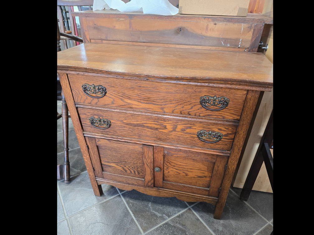 Oak dresser with two drawers and cabinet below