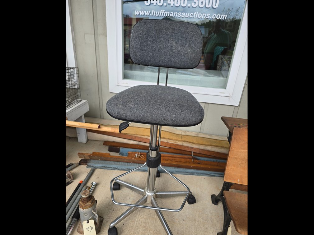 Adjustable bar stool
