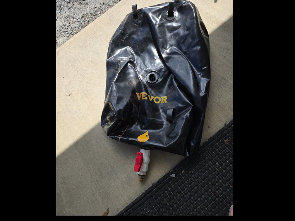 Vendor storage portable water bladder