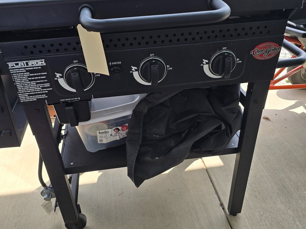 3 Burner Griddle,  like new, with two tanks and cover