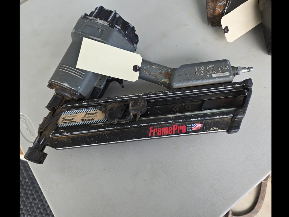Air nail gun