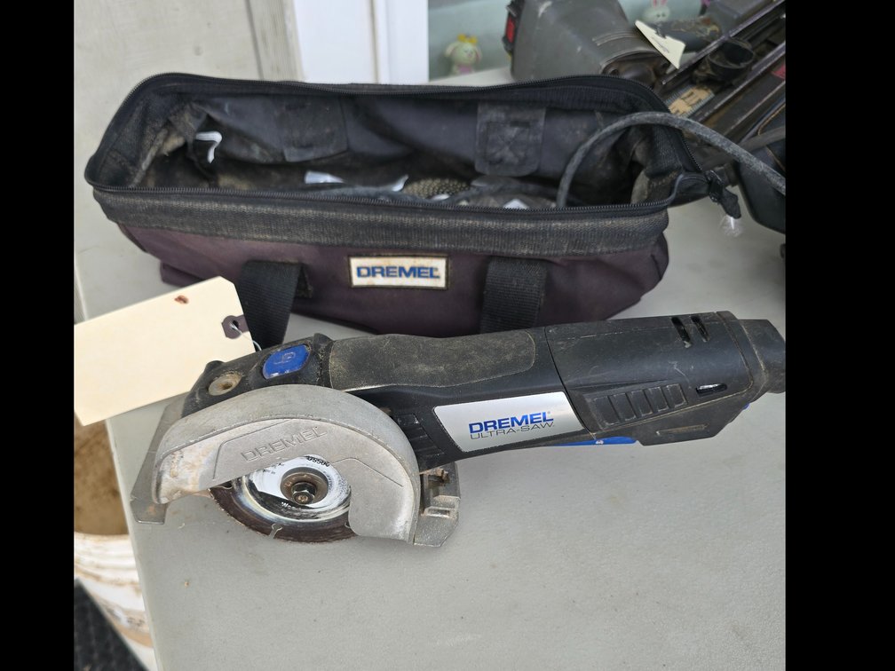 Dremel cutter with case