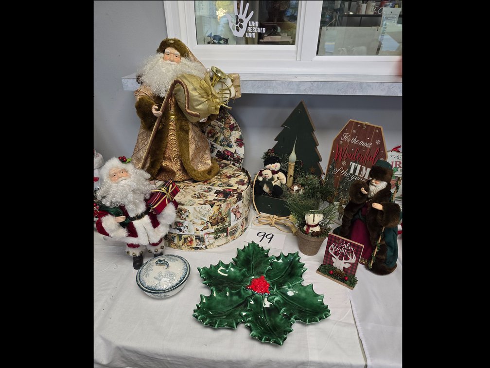 BeautifulGoldSantas and woodland santa with a beautiful nesting victorian boxes