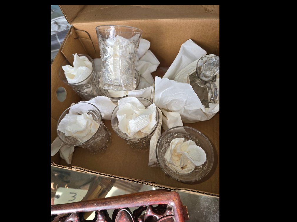 6 Pressed glass glasses and vinegar cruet