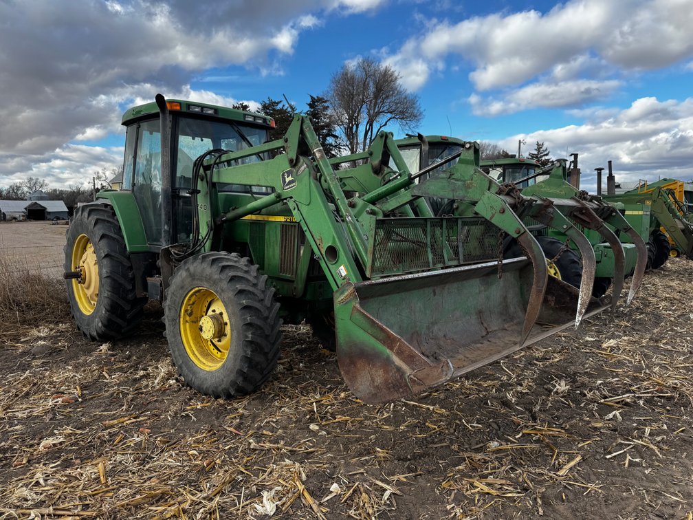 2001 John Deere 7210 Tractor with Loader
