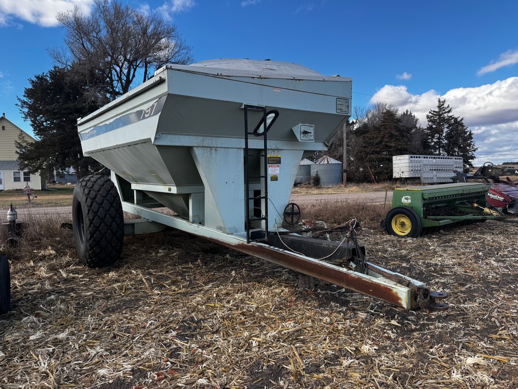 Orthman 797 Grain Cart