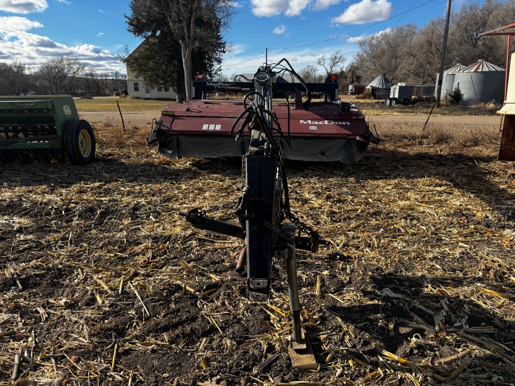 2011 MacDon R85 Rotary Disc Swather