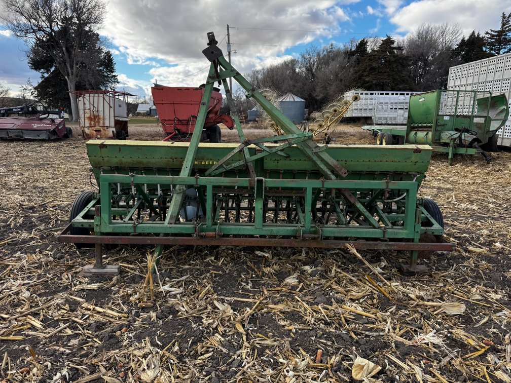 John Deere 246 Box Drill
