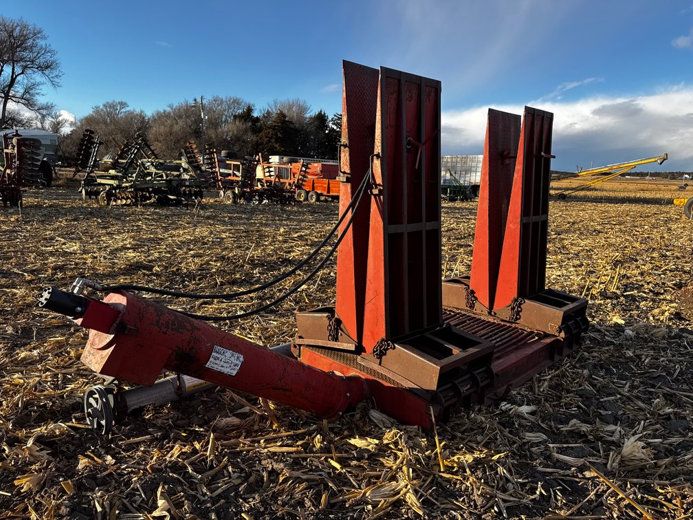 Baasch & Sons 689 Drive Over Auger