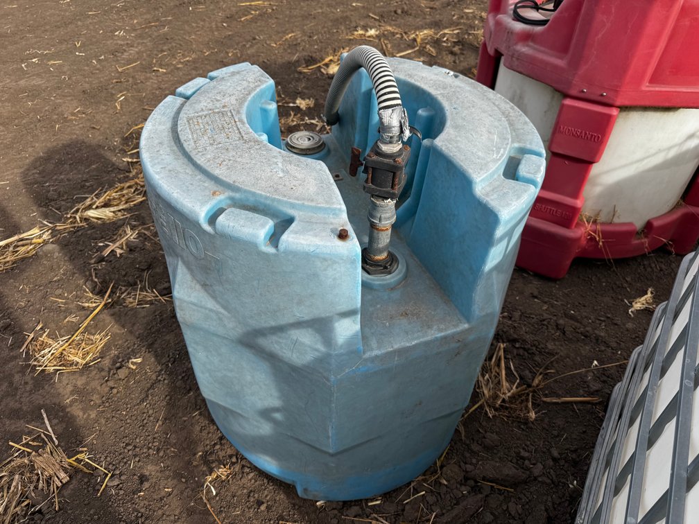 Poly Tank w/Hose
