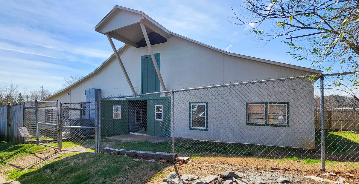 Image for Gretna Animal Clinic: 6,240 Sq.Ft. Facility on 1.23 Acres just off Main St