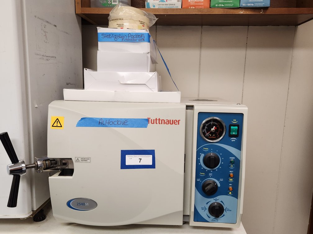 Tuttnauer Autoclave 