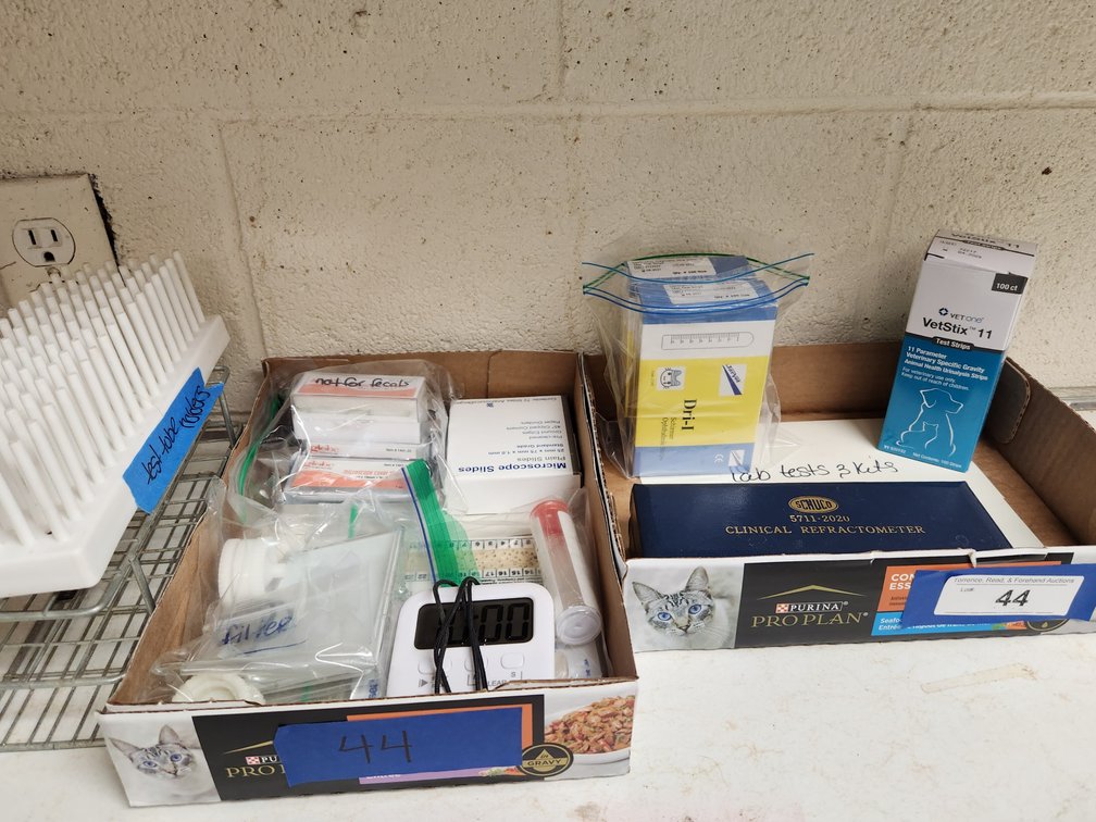 Refractometer, lab tests and kits