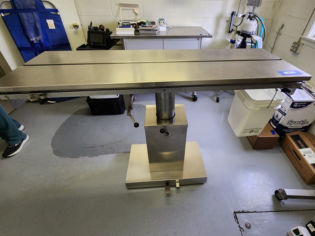 Suburban 58" Vstyle operating table