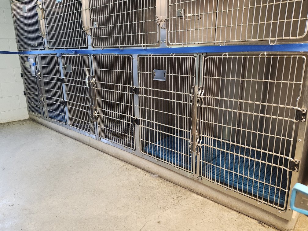 3 kennel bank- Shoreline KCMO x-large customizable 