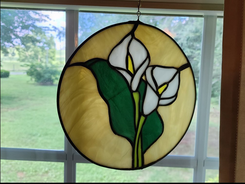 Peace Lily stained glass, Rose table