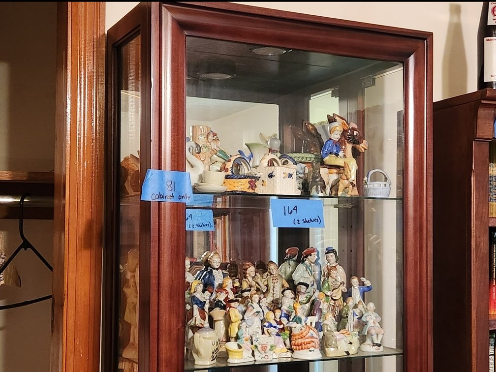  Curio cabinet