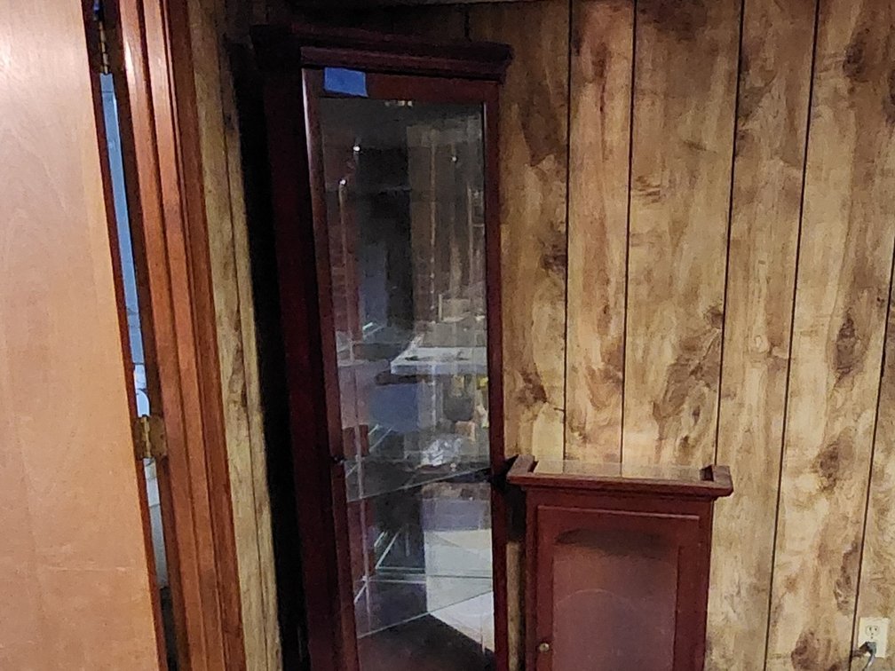  Cabinets