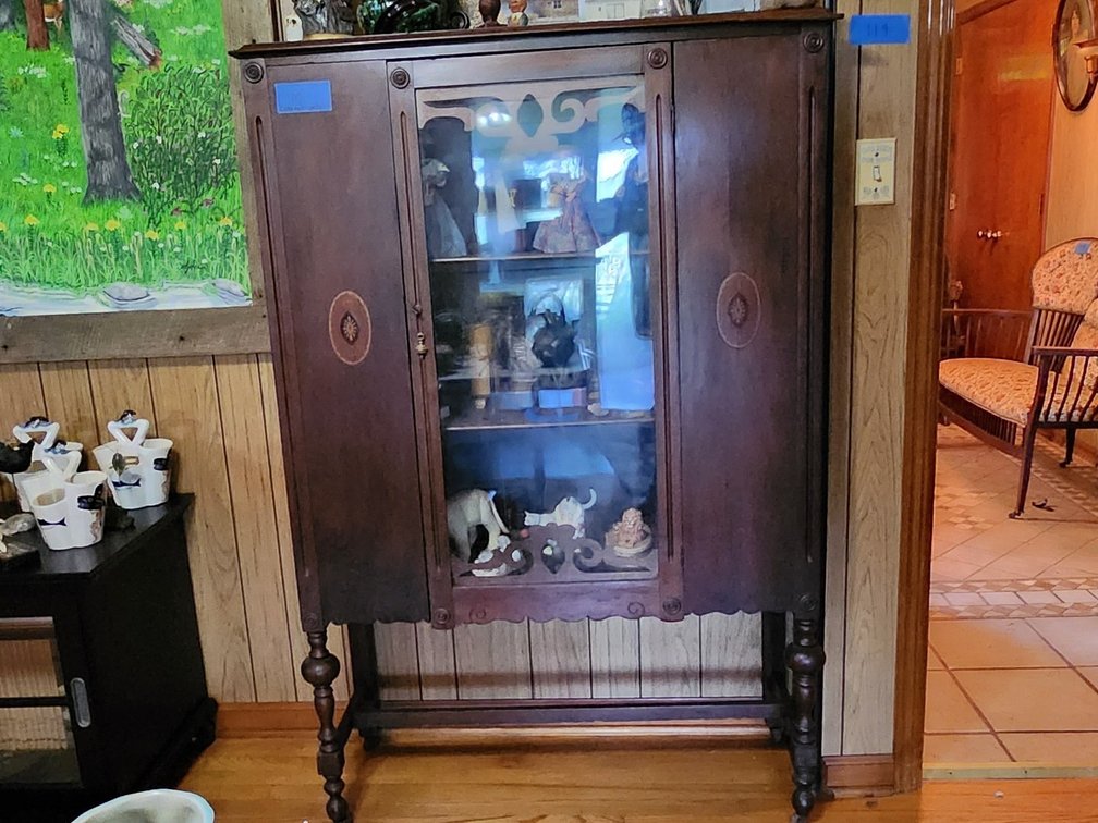 China cabinet-