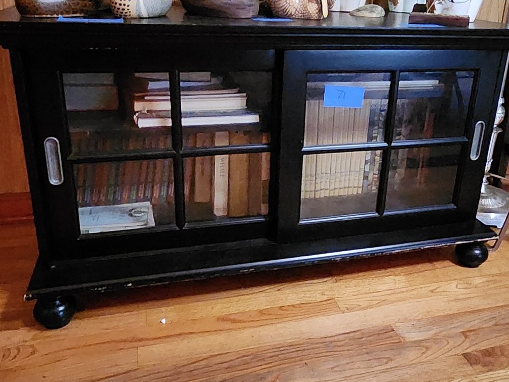 Entertainment cabinet 