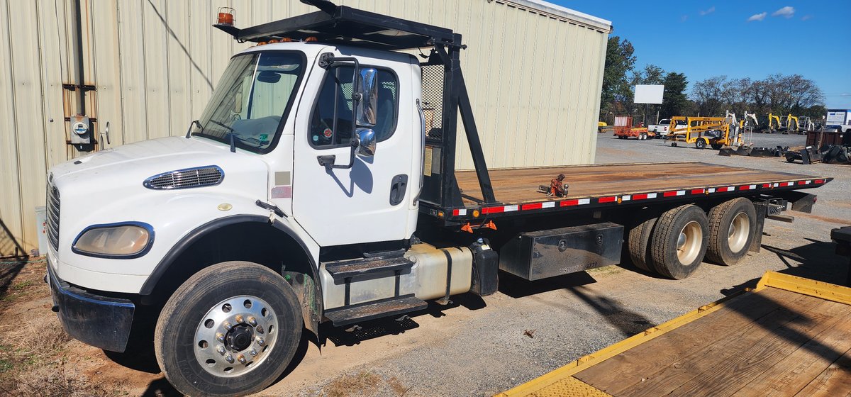 2013 Freightliner M2 Rollback