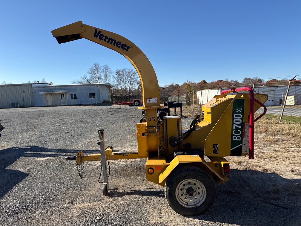 Wood Chipper- Vermeer 6"