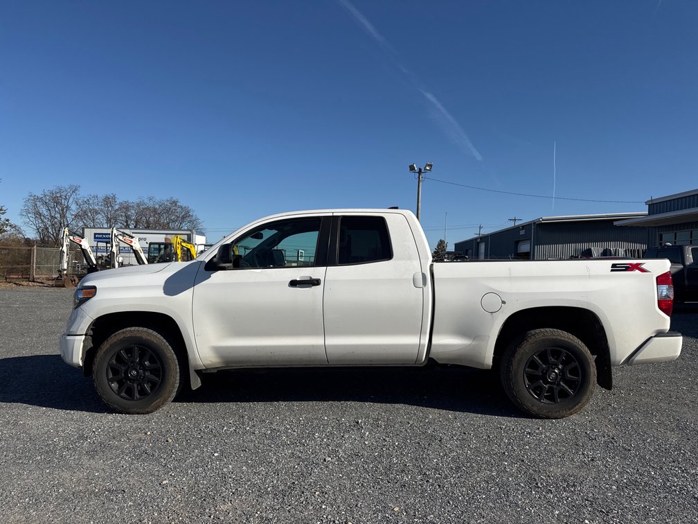 2020 Toyota Tundra Pickup Truck - 2020 Toyota Tundra SX
