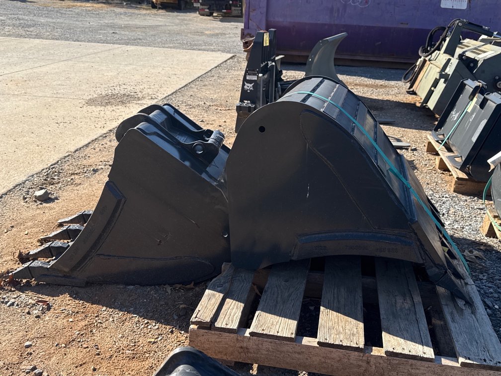 Class 5 Buckets- Bobcat- NEW
