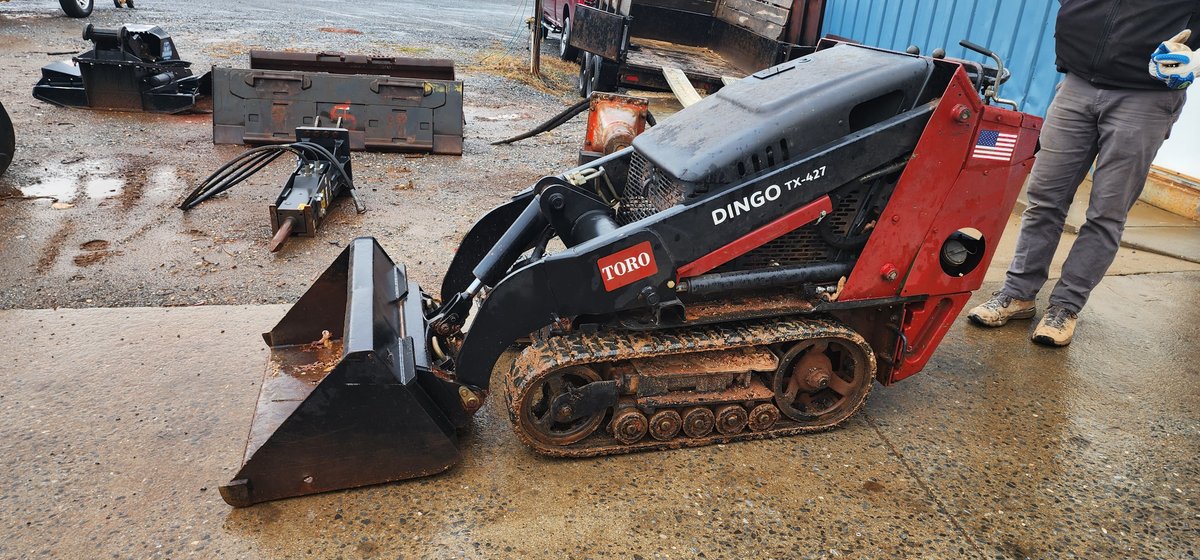 Dingo Mini Loader