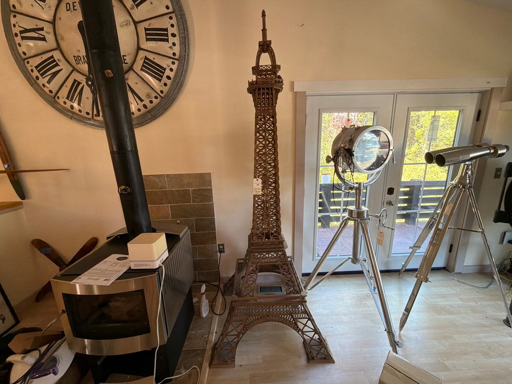 Model Eiffel Tower