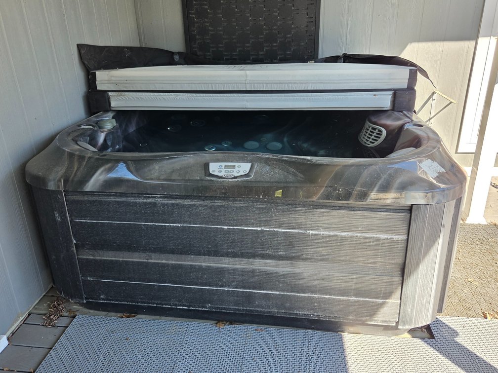 Jacuzzi Hot Tub