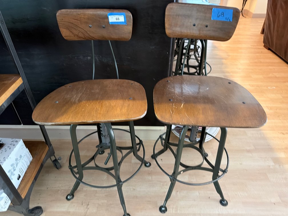 2 Bar Chairs