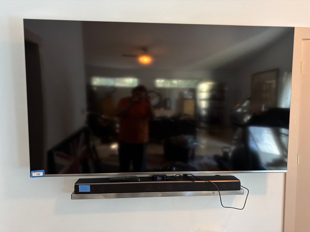 Samsung 82" Smart TV