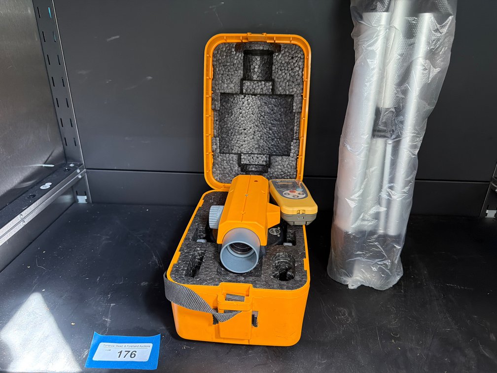 Spectra-Physics Laser with Case and Tripod
