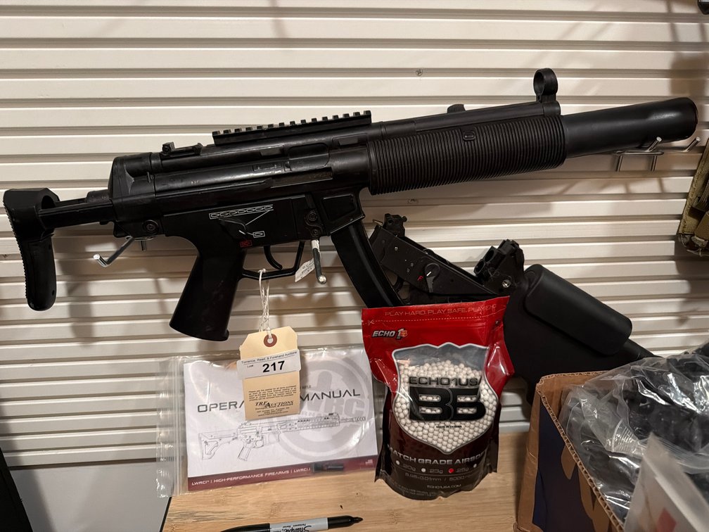 Airsoft MP5 and BBs