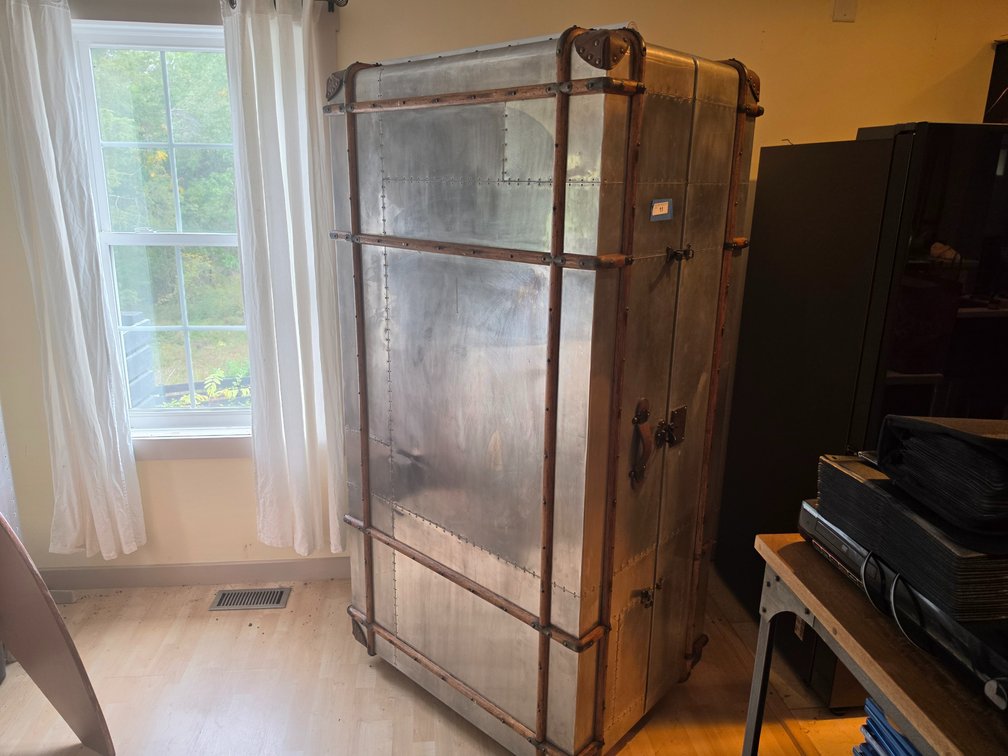 Aluminum trunk style folding bar cabinet