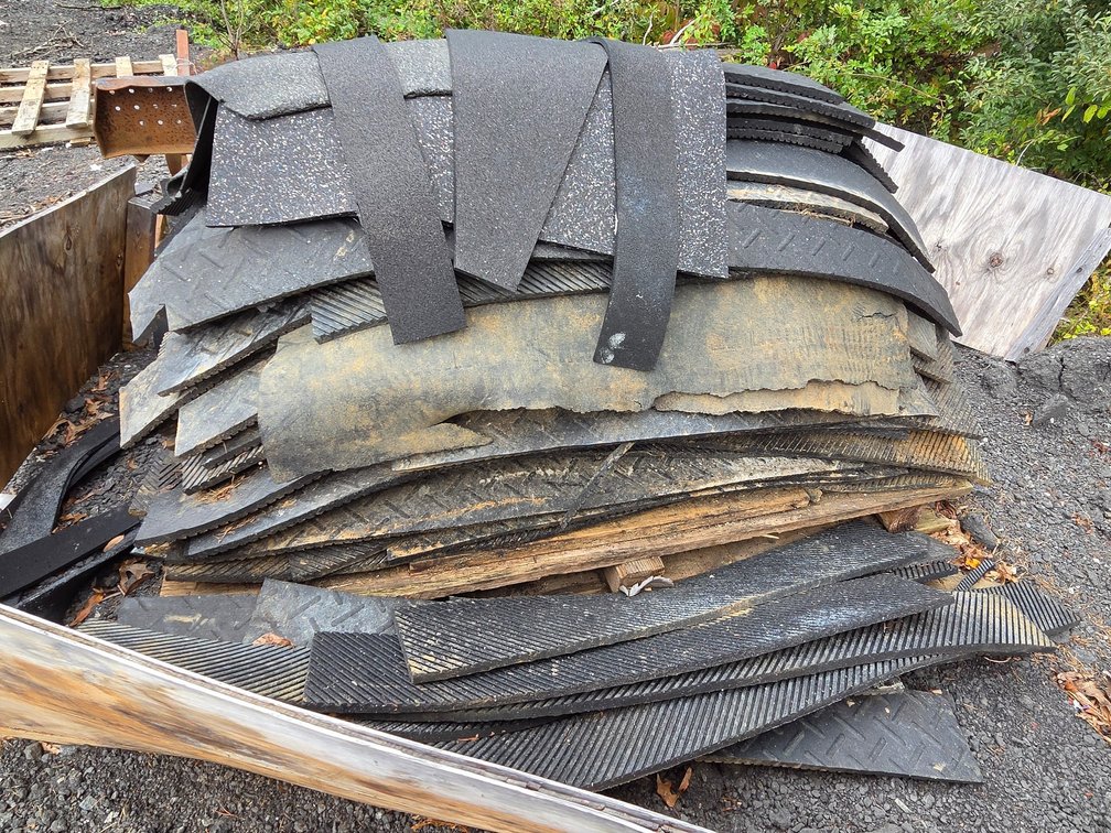 5 pallets rubber strips