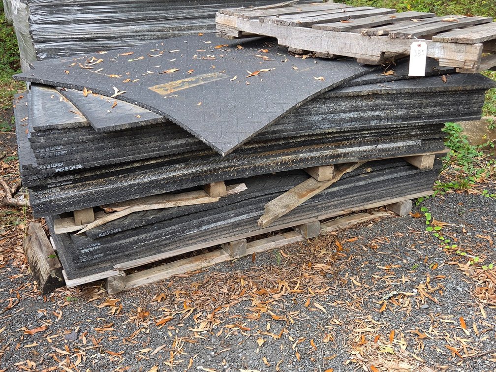 32+/- Rubber Horse Stall Mats