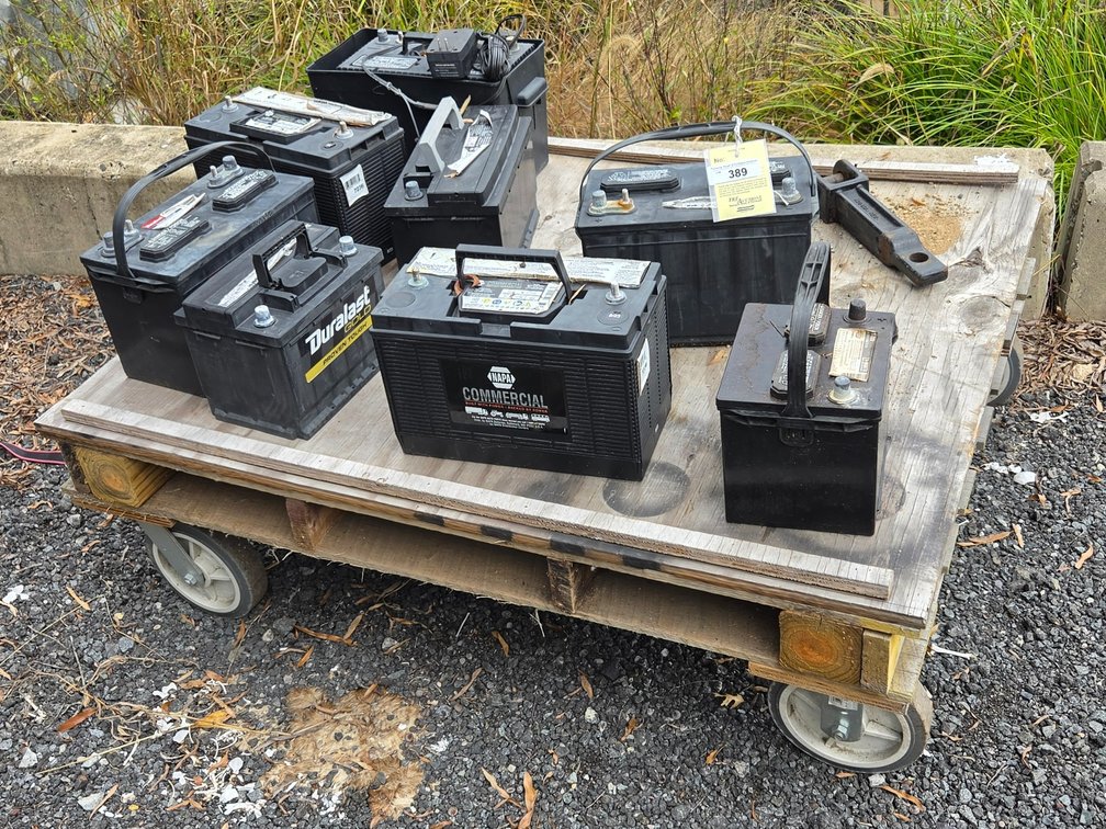 HD large whole flat cart & 8 batteries