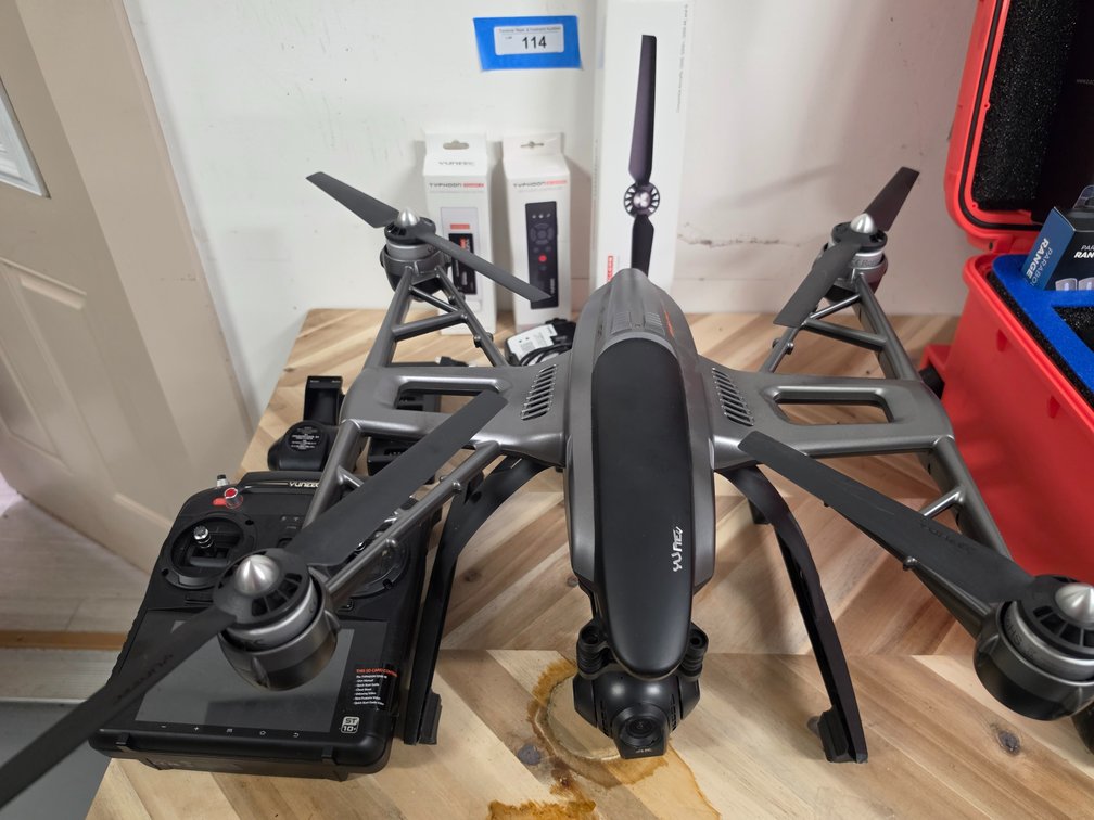 Yuneec Typhoon Q500 4k Drone
