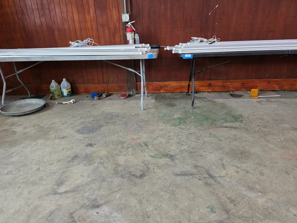Folding tables