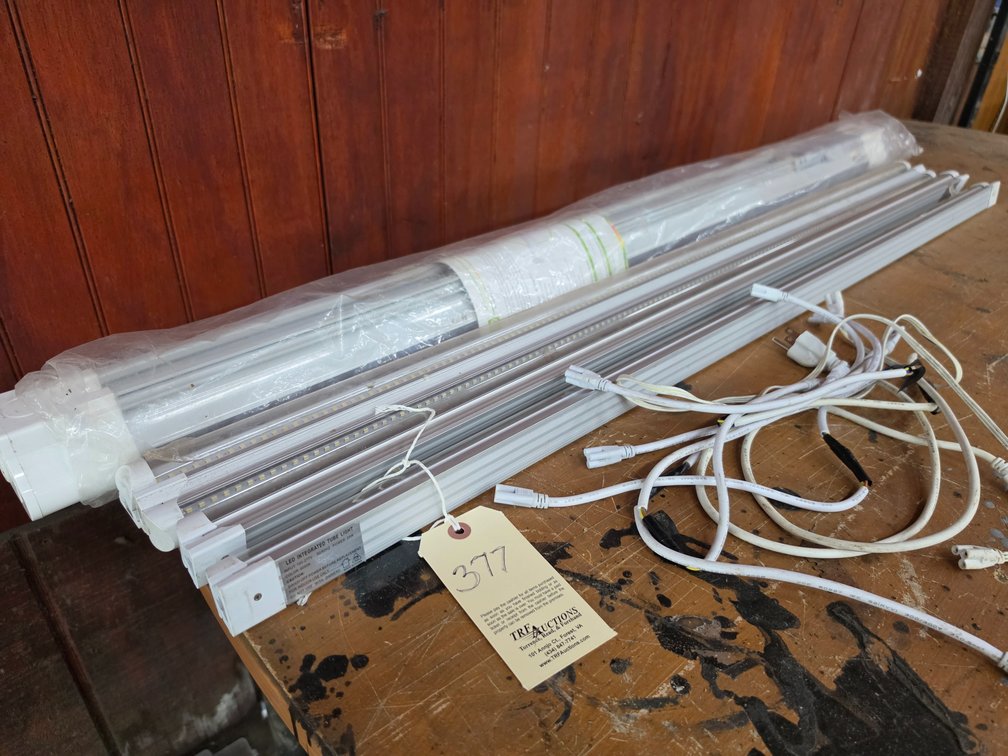 (5) LED Tube Lights 4'